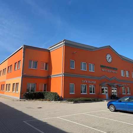 Winrooms "Hotel&Appartement" Bécsújhely Kültér fotó