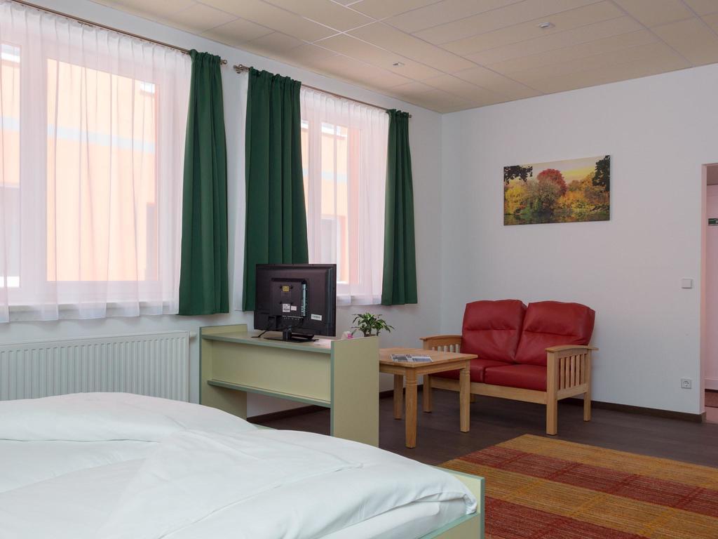 Winrooms "Hotel&Appartement" Bécsújhely Kültér fotó