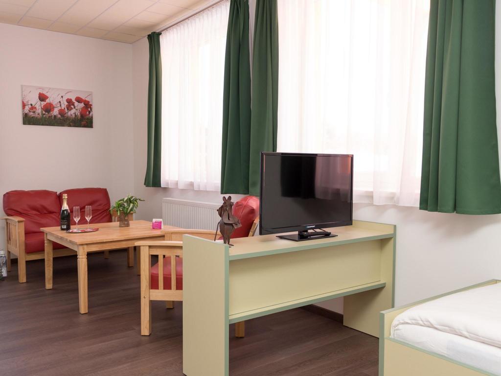 Winrooms "Hotel&Appartement" Bécsújhely Kültér fotó