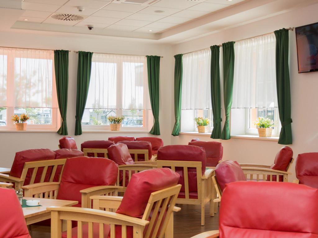 Winrooms "Hotel&Appartement" Bécsújhely Kültér fotó