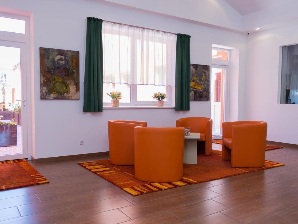 Winrooms "Hotel&Appartement" Bécsújhely Kültér fotó