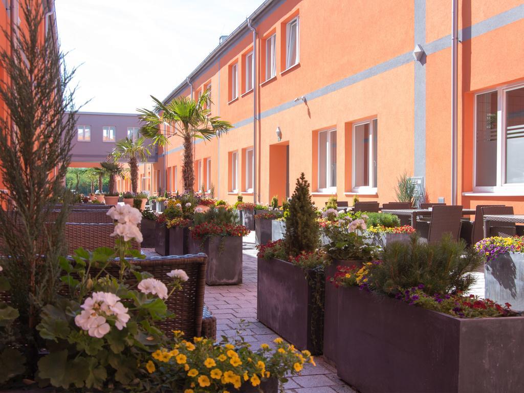 Winrooms "Hotel&Appartement" Bécsújhely Kültér fotó